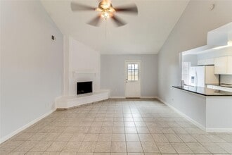 2530 Long Reach Dr in Sugar Land, TX - Building Photo - Building Photo