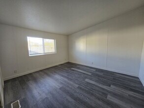 210 Bobwhite St in Roseburg, OR - Building Photo - Building Photo