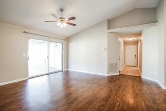 1821 Sheraton Lakes Cir in Middleburg, FL - Building Photo - Building Photo