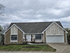 13016 W 76th Terrace in Shawnee, KS - Building Photo