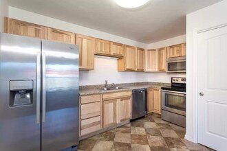 4 Diane Rd in Columbia Falls, MT - Foto de edificio - Building Photo