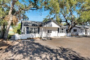 4513 W McElroy Ave, Unit 1 in Tampa, FL - Building Photo