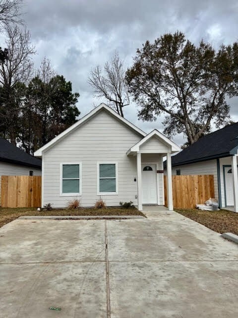 property at 16938 W Lynbrook