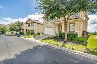 7433 Sunset Heights Cir in Austin, TX - Building Photo - Building Photo