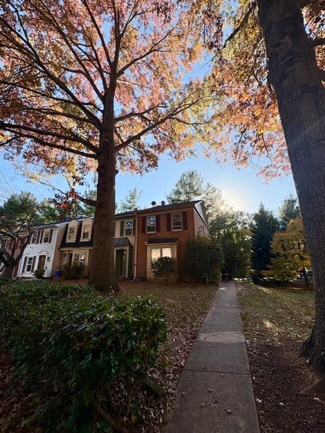 property at 20501 Strath Haven Dr