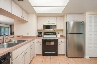 2713 Countryside Blvd in Clearwater, FL - Building Photo - Building Photo