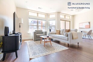 1501 W Howard Ln in Austin, TX - Building Photo