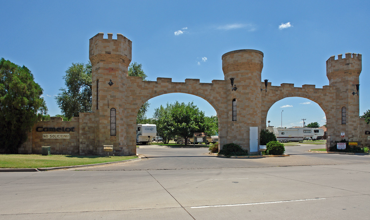 Camelot Village in Lubbock, TX - Foto de edificio