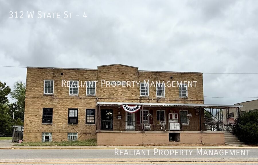 312 W State St in Georgetown, OH - Foto de edificio