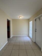 1324 Gateway Dr in Lantana, FL - Building Photo - Building Photo
