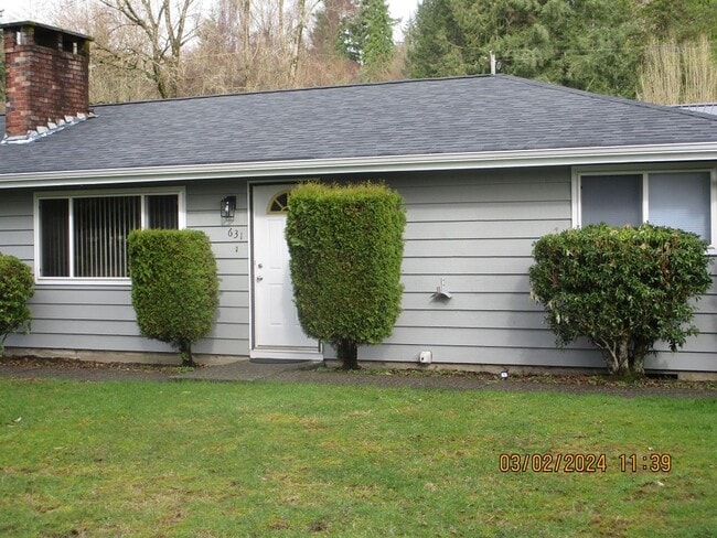 631 N 13th St in Elma, WA - Building Photo - Building Photo