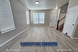 1554 Kinloch Way in West Valley City, UT - Foto de edificio - Building Photo