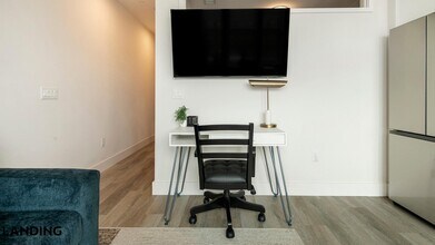 2005 11th St NW, Unit 507 in Washington, DC - Building Photo - Building Photo