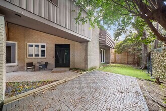 2524 Nantucket Dr in Houston, TX - Building Photo - Building Photo