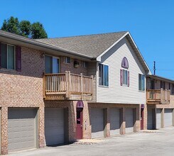 Redstone Trails in Green Bay, WI - Foto de edificio - Building Photo