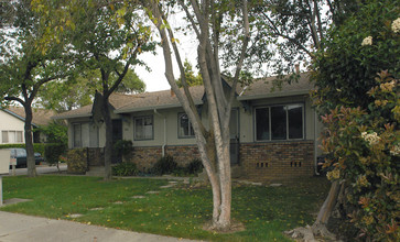 1101 W Hamilton Ave in Campbell, CA - Building Photo - Building Photo