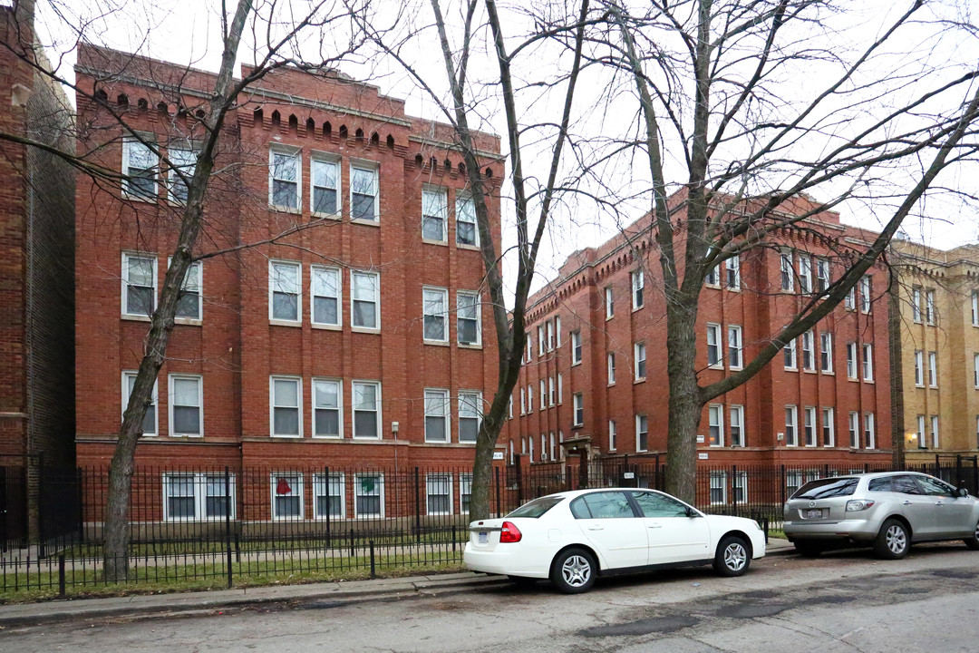 4939 N Whipple St in Chicago, IL - Building Photo