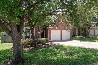 1800 Nelson Ranch Loop in Cedar Park, TX - Foto de edificio - Building Photo