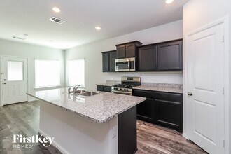 4701 Feltleaf Ave, Unit 9-203 in Crowley, TX - Building Photo - Building Photo