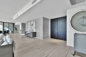 1000 Biscayne Blvd in Miami, FL - Building Photo - Building Photo