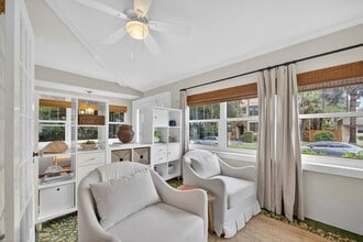 221 13th Ave NE in St. Petersburg, FL - Building Photo - Building Photo