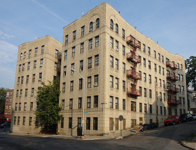 15-21 Caryl Ave in Yonkers, NY - Foto de edificio - Building Photo