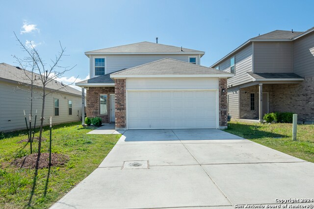13514 Lily Ln in Saint Hedwig, TX - Building Photo