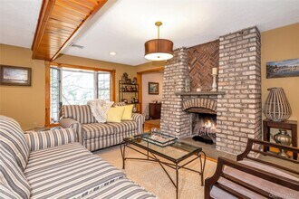 16 Faraway Rd in Armonk, NY - Building Photo - Building Photo