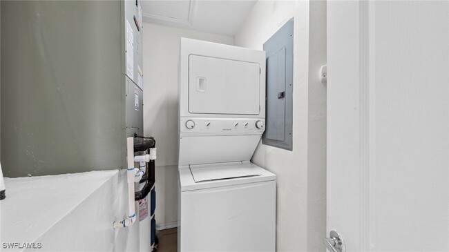12161 Summergate Cir in Ft. Myers, FL - Building Photo - Building Photo