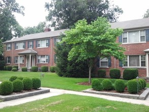 Cherokee Triangle in Louisville, KY - Foto de edificio - Building Photo