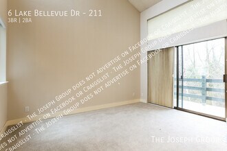 6 Lake Bellevue Dr in Bellevue, WA - Building Photo - Building Photo