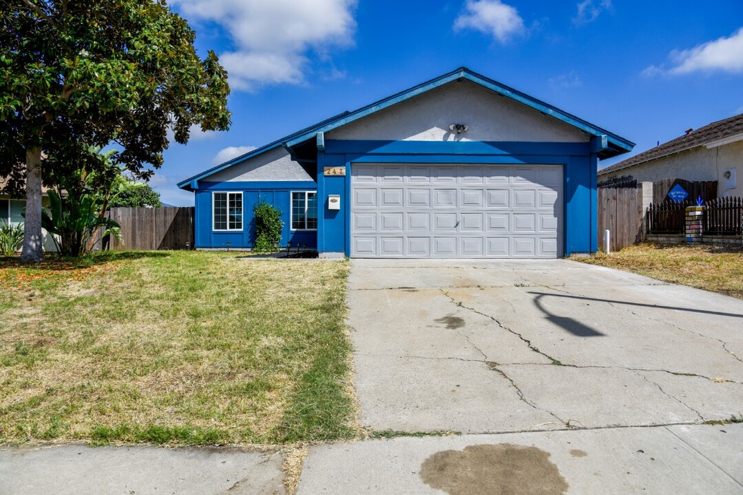 247 Tarango Pl in Spring Valley, CA - Building Photo