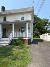 634 W Broad St, Unit Floor 2 in Westfield, NJ - Foto de edificio - Building Photo