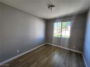 5312 Mountain Garland Ln in North Las Vegas, NV - Building Photo - Building Photo