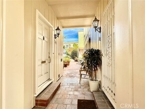 135 Canon Dr in Beverly Hills, CA - Building Photo - Building Photo
