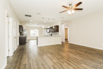 6968 Loris Ln in Jacksonville, FL - Building Photo - Building Photo