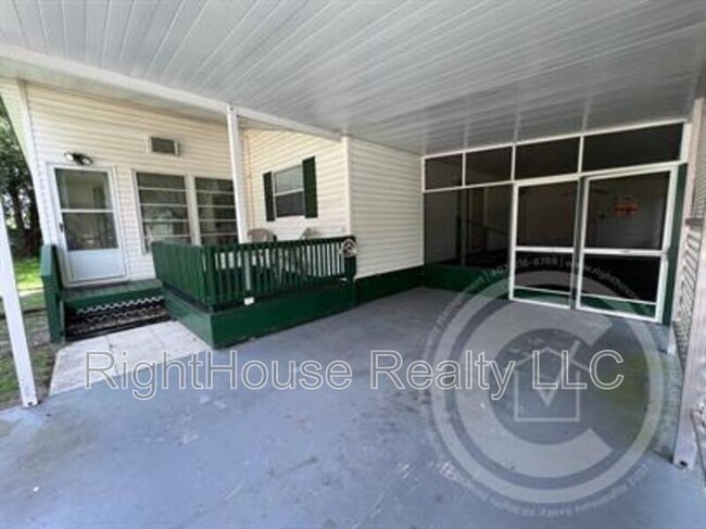 9740 SE 170th Pl in Summerfield, FL - Foto de edificio - Building Photo