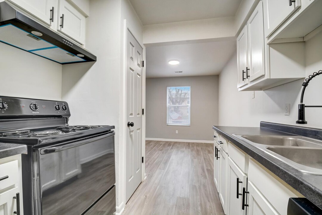 Pine Glen in Indianapolis, IN - Building Photo