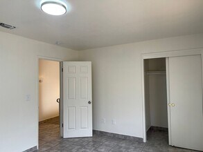 814 Wallace St in Bakersfield, CA - Building Photo - Building Photo