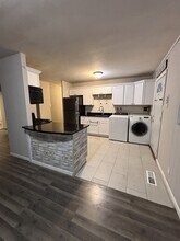 140 Hickory Dr in Carpentersville, IL - Building Photo - Building Photo