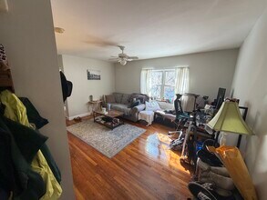61 Selkirk Rd, Unit 3 in Boston, MA - Building Photo - Building Photo