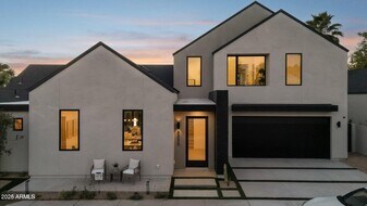 6330 N 10th Dr in Phoenix, AZ - Building Photo