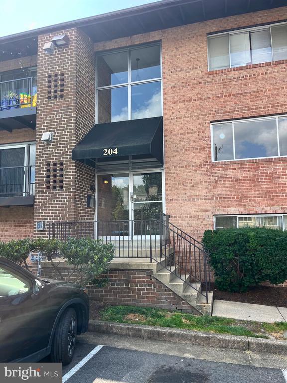 property at 204 E Mason Ave
