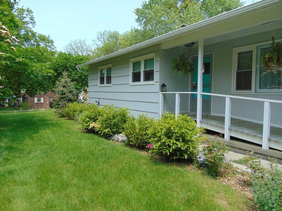 30 Orchard St-Unit -B in Rhinebeck, NY - Building Photo