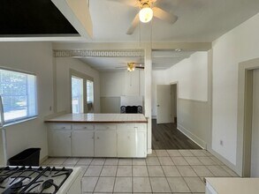 734 NE 3rd Ave in Gainesville, FL - Building Photo - Building Photo