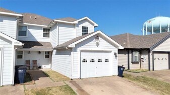 7236 Irish Valley Trail in Fort Worth, TX - Building Photo