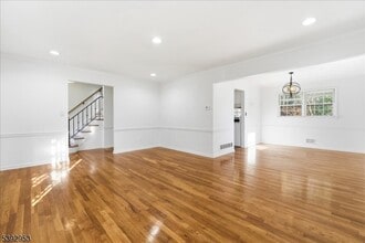 35 Brooktree Rd in East Windsor, NJ - Building Photo - Building Photo