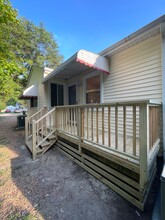 100 Hodges Manor Rd in Portsmouth, VA - Foto de edificio - Building Photo