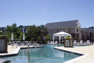 Grove at Auburn in Auburn, AL - Foto de edificio - Building Photo