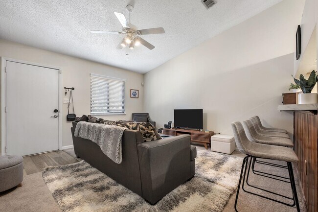2203 Sandpiper St in Tallahassee, FL - Building Photo - Building Photo